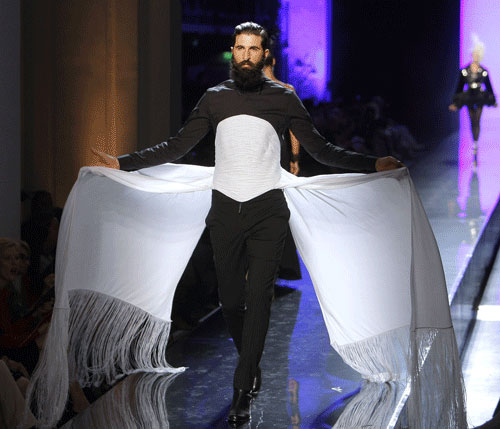 L Alta Moda Teatrale Di Gaultier Www Stile It