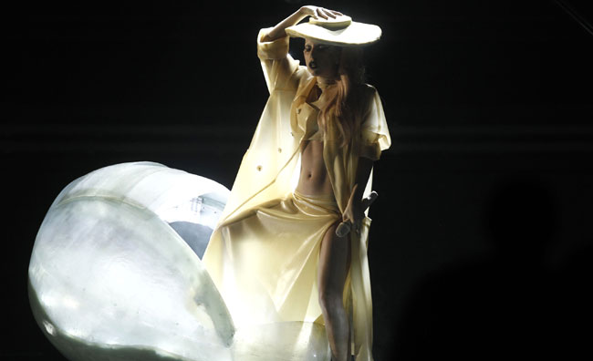 Lady Gaga ai Grammy Awards 2011
