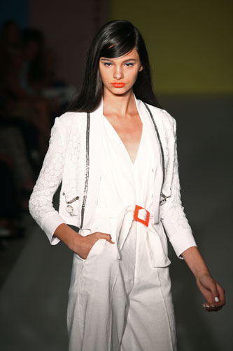 Paola Frani: giacca bianca - dettagli argento