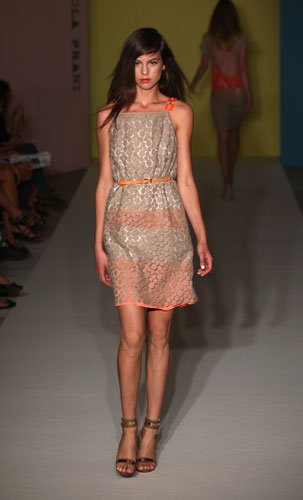 Paola Frani: abito corto - cintura in vita arancio
