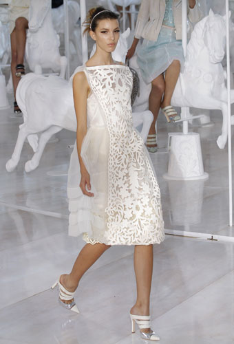 Louis Vuitton, abito bianco