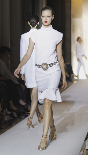 Yves Saint Laurent, abito bianco