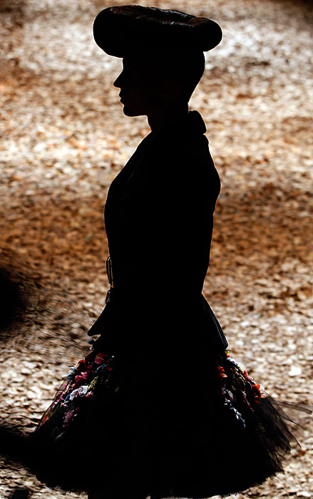 Alexander McQueen - modella in ombra