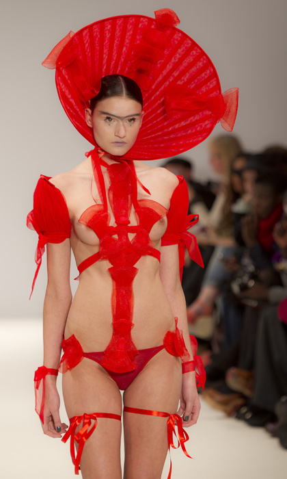 Pam Hogg - collare rosso