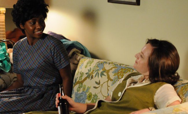 Dawn Chambers (Teyonah Parris) and Peggy Olson (Elisabeth Moss)