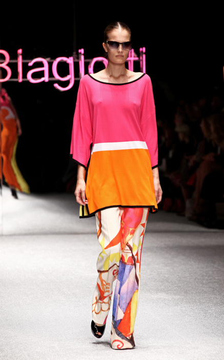 Laura Biagiotti - maglia lunga rosa e arancione