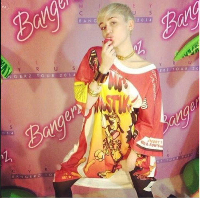 Miley Cyrus in Moschino