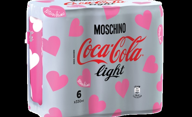 Coca-Cola light si fa in tre per Moschino