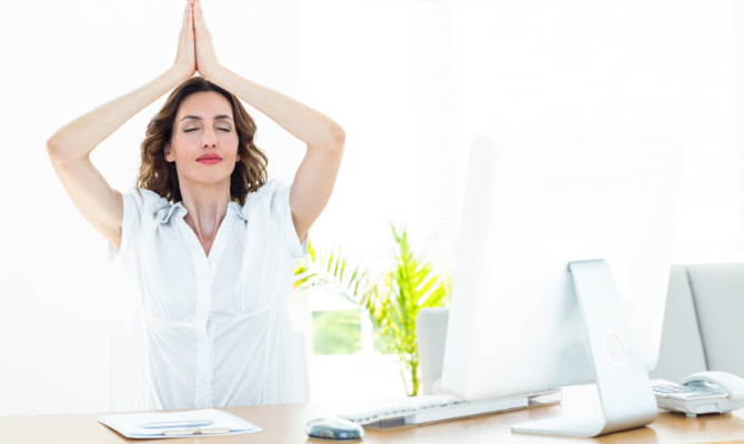 Lo yoga? Perfetto anche in ufficio