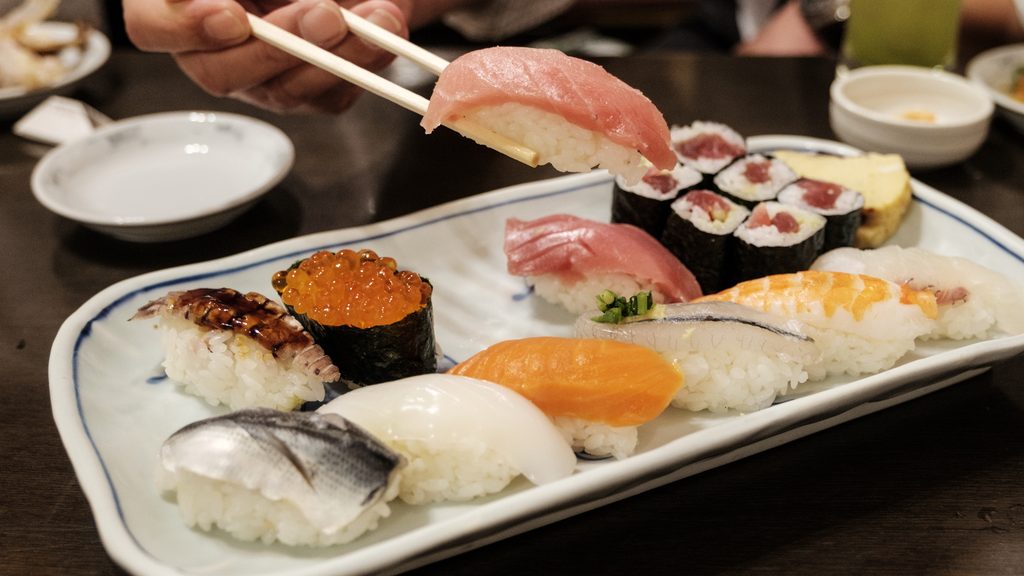 Sushi: come mangiarlo correttamente