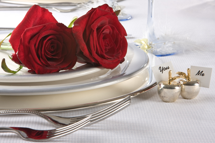 Apparecchiare per una cena romantica: consigli
