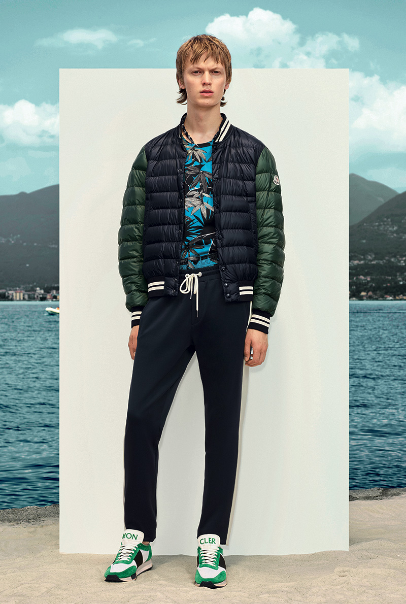 Bomber Moncler in nylon legere blu e verde collezione Primavera/Estate 2017