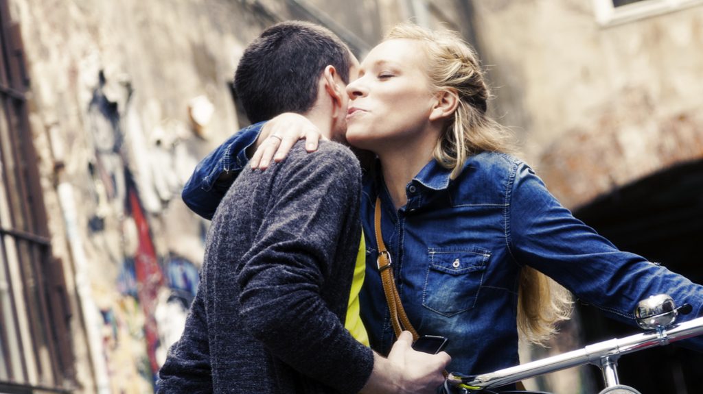 Stile nel bacio: cosa dice di noi e di come ci relazioniamo