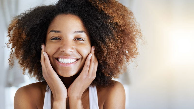 Sorridere aiuta a vivere meglio: lo dice la scienza