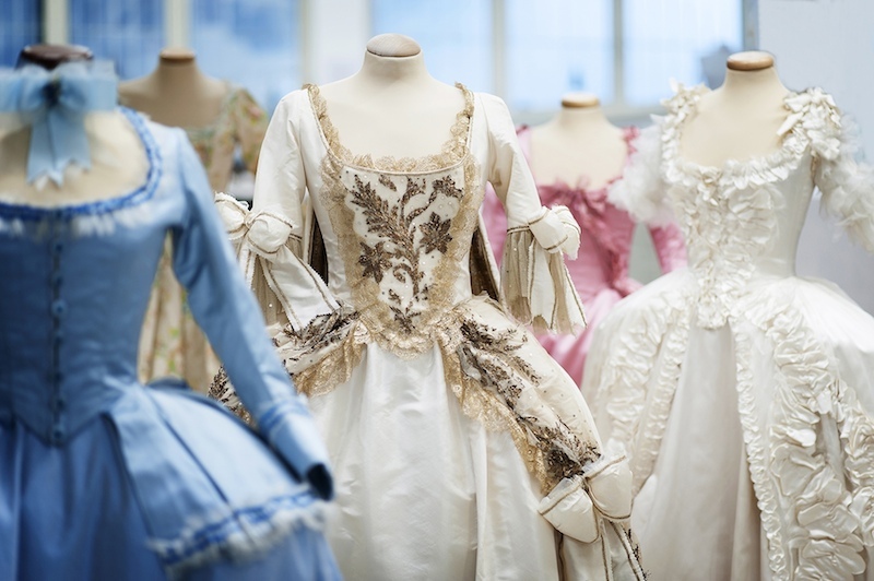 I costumi da Oscar di “Marie Antoinette” in mostra a Prato