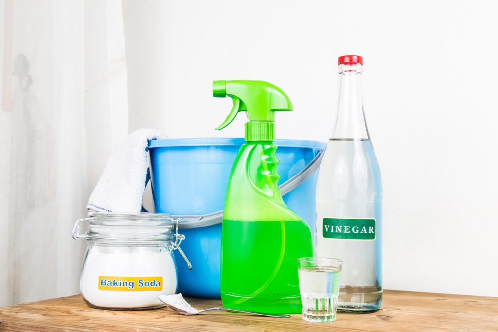 Detergenti fai da te: per pulire basta aprire la dispensa