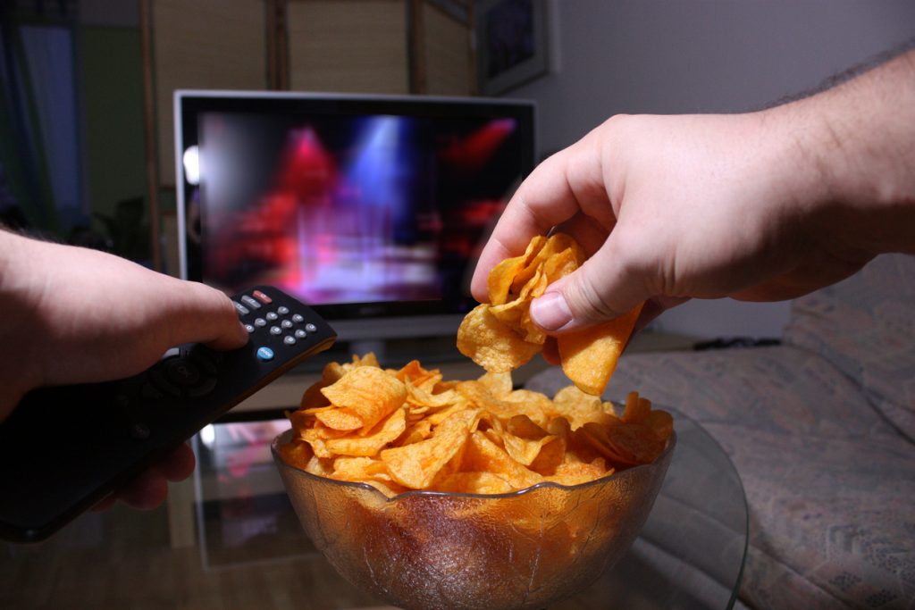 Adolescenti a rischio: mangiano più junk food