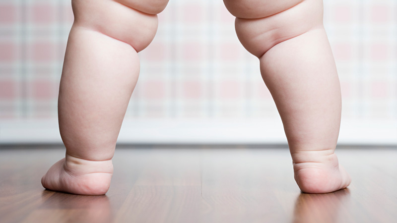 Obesità infantile, no al succo d’arancia a colazione