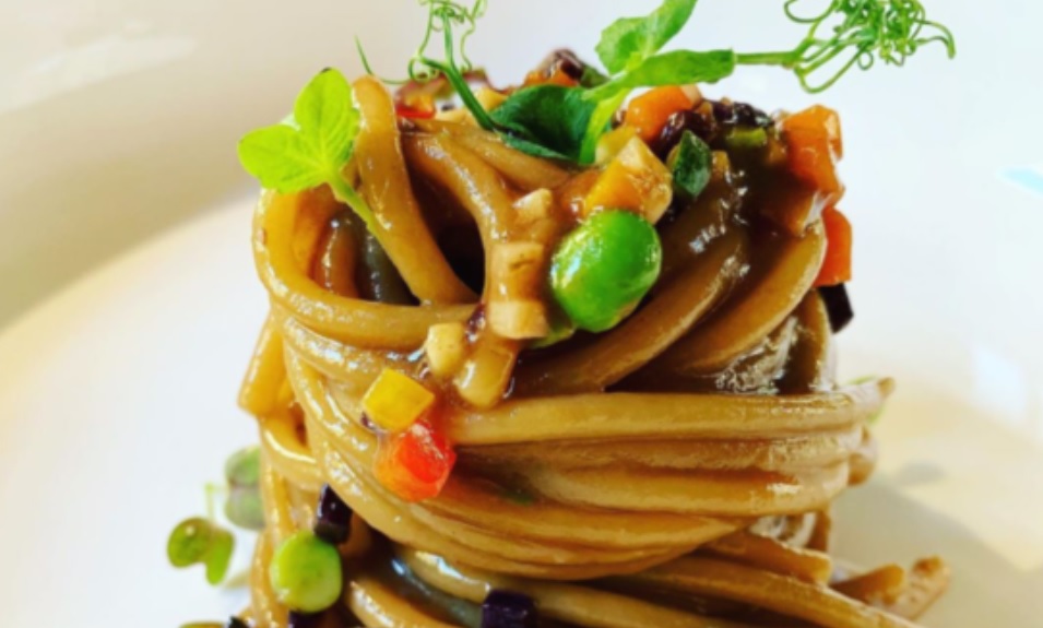 Ricetta: Spaghettone vegetariano con 26 verdure